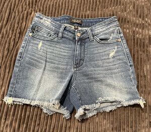Judy Blue Women's Medium Rise Jean Shorts Raw Hem Size Small